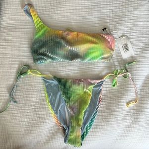 dippin daisies size M bikini-NWT!! (Reversible)